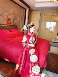 -艾米丽婚纱礼服