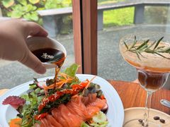 -Chom Cafe and Restaurant