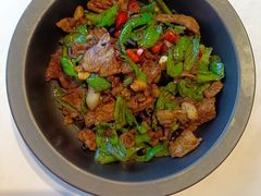 浏阳辣椒炒肉-大鸭梨烤鸭(金色漫香店)