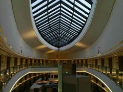 -上海滴水湖皇冠假日酒店