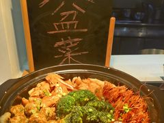 -亚洲国际大酒店·云顶阁旋转自助餐厅