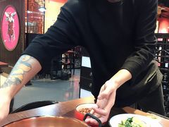 -虾弄弄海派小龙虾·牛羊蝎子火锅