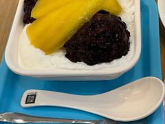 芒果椰汁黑糯米甜甜-满记甜品(金唐购物中心店)