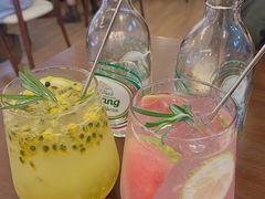 百香果气泡水-Ten Olives甜点