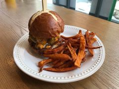 澳洲牛肉汉堡-HELLO 27 意面·沙拉·帕尼尼