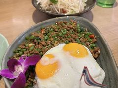 双蛋流心打抛饭-mango tree芒果树泰国餐厅(青岛万象城店)