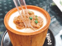 竹筒蒸蛋-何师烧烤Pro ·江湖川菜·小龙虾·精酿(太古里旗舰店)