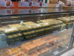 面包甜点陈列柜-泸溪河桃酥(五彩城店)