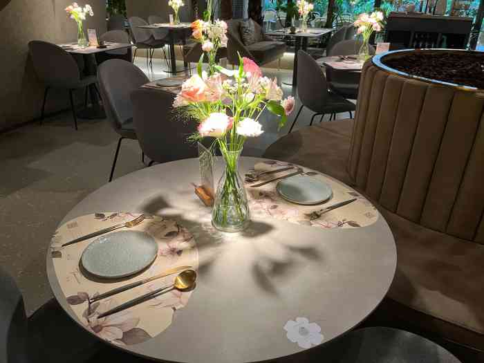 tomacado花厨(卓悦中心店)-"很有人气的餐厅,排队的人很多.