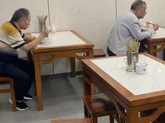 -老西白点心店