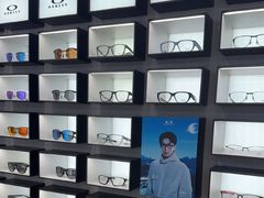 -LensCrafters亮视点(东方新天地店)