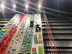 -极限PLAY运动娱乐新世界·团建派对潮玩休闲馆·室内蹦极高空游乐园
