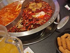 -沸炉重庆老火锅(军事博物馆店)