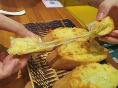 烤芝士蒜香面包-hallch 好吃餐厅(全运村中央广场店)