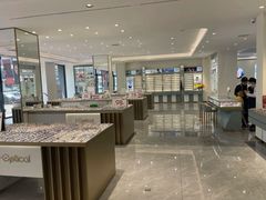 -J-Optical佳视明眼镜·蔡司视觉(青岛金茂览秀城店)