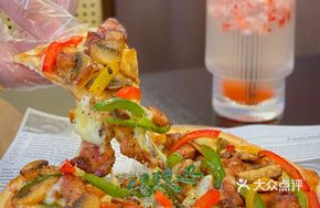 Chicken Leg Mushroom Pizza