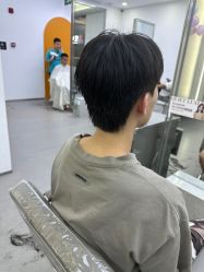 -首脑美发沙龙