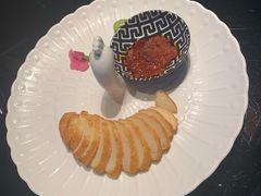 手打香滑鱼饼-凤凰湘语·海派湘菜(浦东旗舰店)