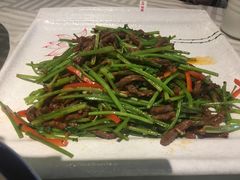 香芹炒牛肉丝-石头咕(葵蓬店)