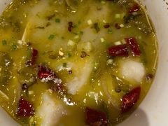 -渝是乎酸菜鱼(龙旗购物中心店)