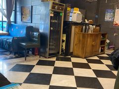 -愉肴麻辣香锅(中山路店)