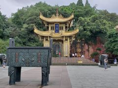 -峨眉山报国寺