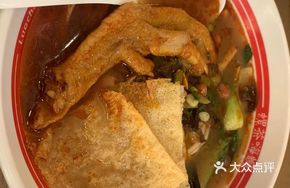 Duck Foot and Snail Luosifen