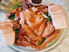 特色熏鸡配娥式大列巴-陆壹捌餐厅(五大道店)