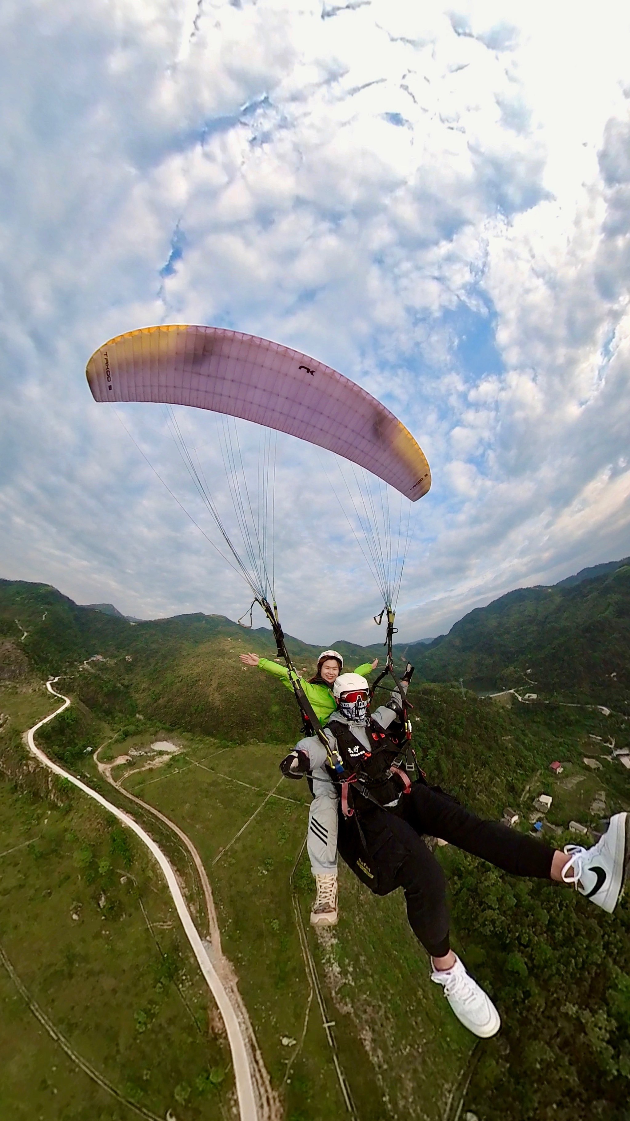 长沙海拔最高滑翔伞打卡基地.黑麋峰山顶滑翔伞