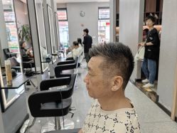 -韩国丽安形象设计