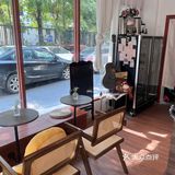 ㅤ 值得一试就是他们家甜品，圣诞树和蓝莓塔一点都不踩雷！