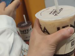 -鸿通城购物中心