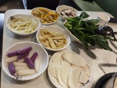 -德林酸菜鱼火锅(南丹店)