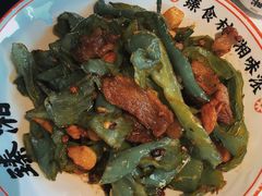 螺丝椒小炒肉-臻湘·精致湖南菜·零预制