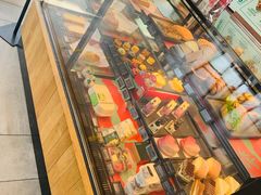 零售区-星巴克臻选(莘庄仲盛店)