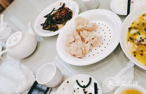 Tomato Vegetable Dumplings