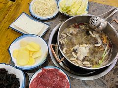 -乳仔牛牦牛汤锅 烤羊排(松潘古城店)