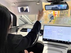 -小鹏汽车体验中心(苏州龙湖狮山天街店)