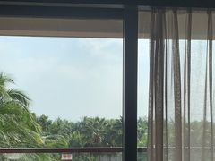 -三亚湾海居铂尔曼度假酒店