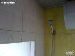 裂开的瓷砖-为公商旅酒店(北京大学口腔医院魏公村总院店)