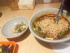 红汤牛腩面-默记孙抄手(园艺山店)
