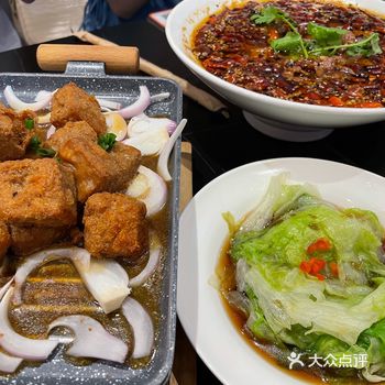 粉絲太多了，希望能後改進一下 水煮牛肉：味道还不错
