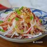 萝卜丝 冬天菜市场不到6点就已经亮起了路灯