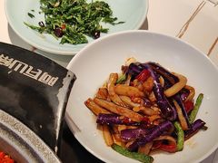 -阿瓦山寨·湘菜现炒·剁椒鱼头王(咸阳总店)