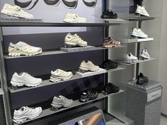 -SALOMON萨洛蒙(长沙国金街店)