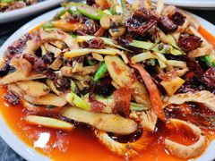 火爆黄喉-江湖黑大兔(杨家坪店)