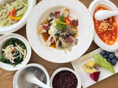 -鲸育宝宝月嫂(徐汇店)
