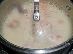 -洪氏嗨捞·广东猪肚鸡·椰子鸡火锅(西咸万象城店)