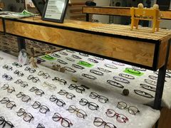 -罗伯特眼镜·蔡司官方授权(罗湖国贸店)