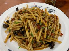鱼香肉丝-椒香川流不息川菜馆(二七北路店)